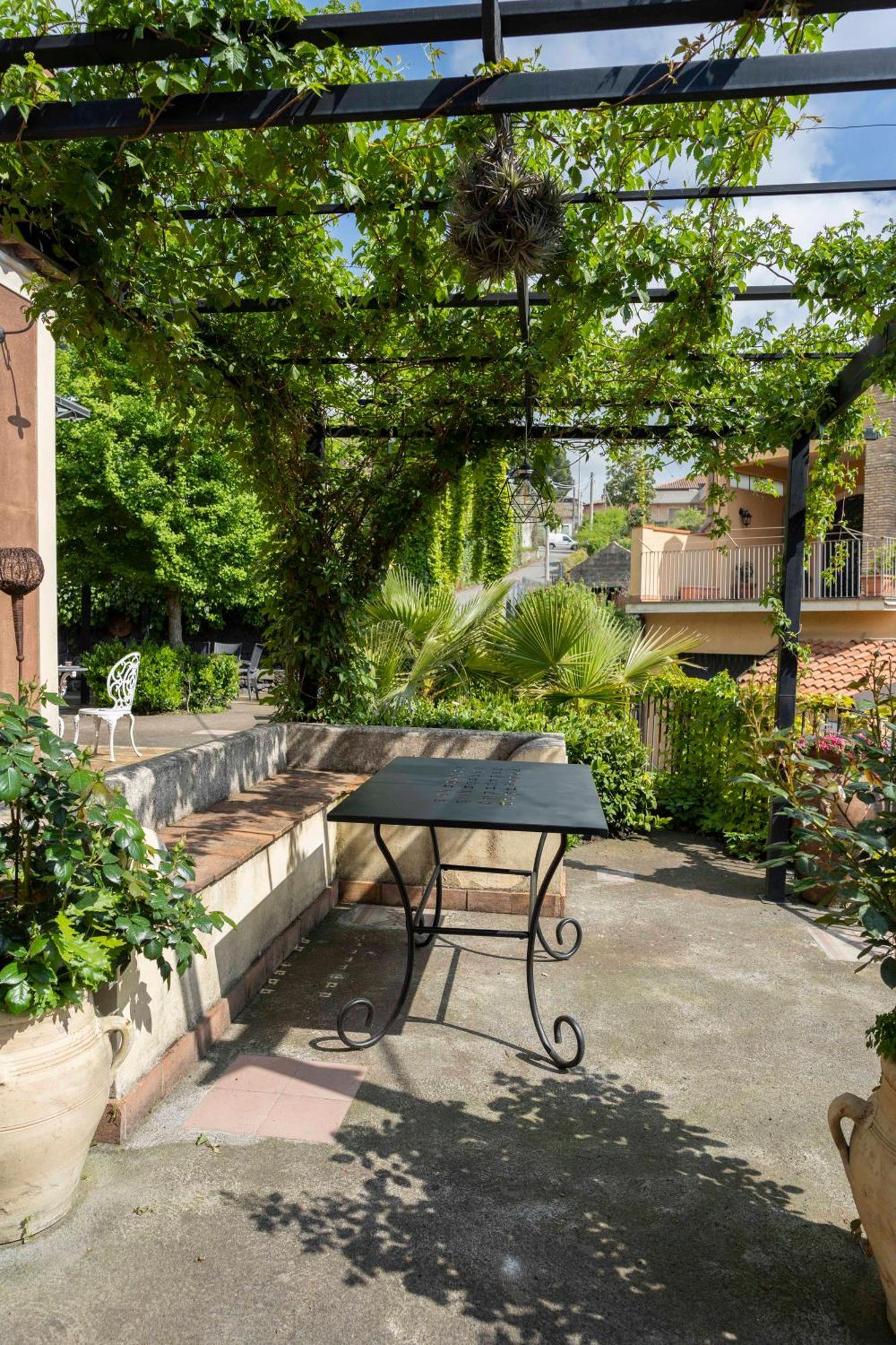 B&B Bellini Мило Экстерьер фото